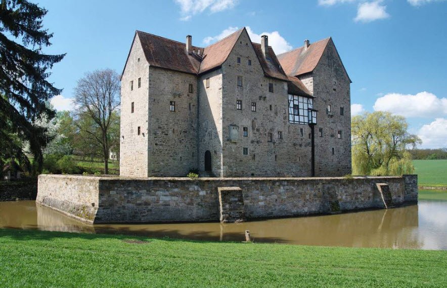 Schloss Brennhausen, Sulzdorf an der Lederhecke, Germany